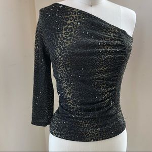 Leopard print one shoulder dress shirt